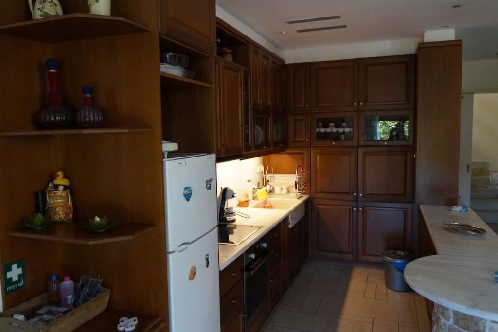 Apartment With A Garden, Bbq, Swimming Pool And Jacuzzi Dhráfi 외부 사진
