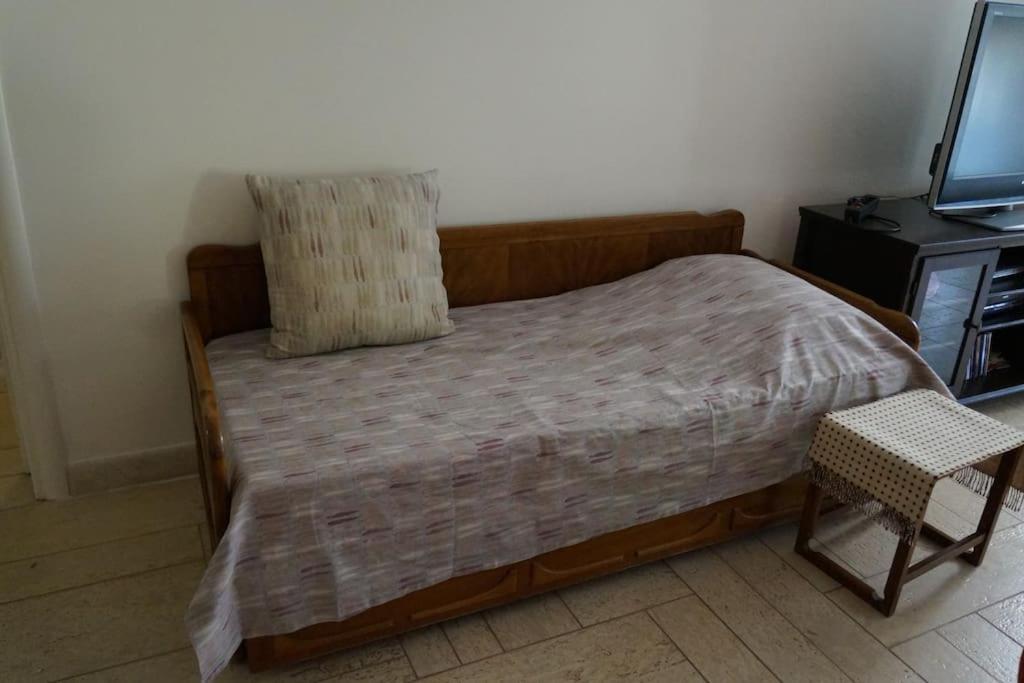 Apartment With A Garden, Bbq, Swimming Pool And Jacuzzi Dhráfi 외부 사진