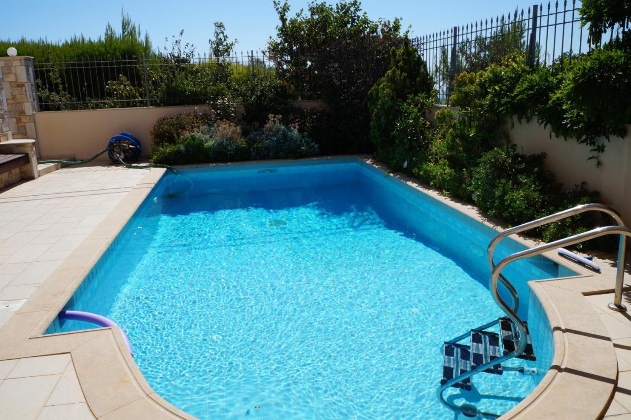 Apartment With A Garden, Bbq, Swimming Pool And Jacuzzi Dhráfi 외부 사진